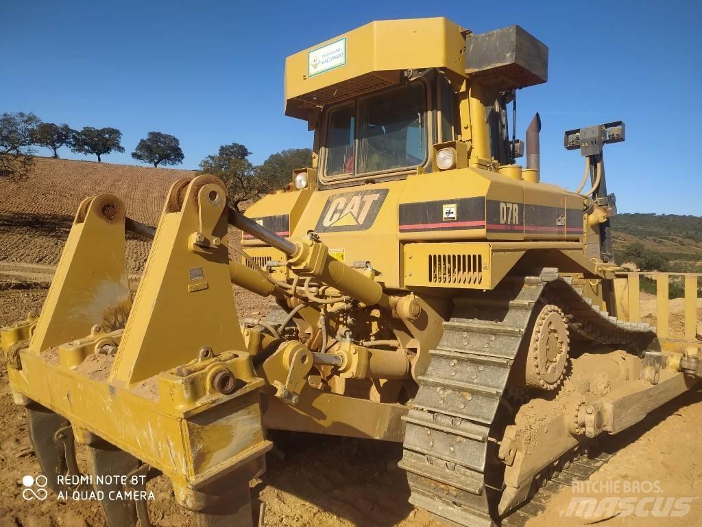 CAT D 7 R II Buldooserid