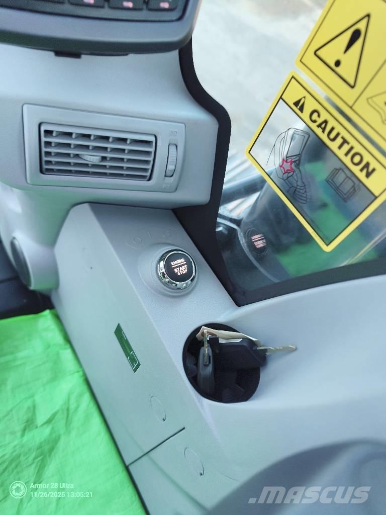 Hyundai HX 220 AL Roomikekskavaatorid