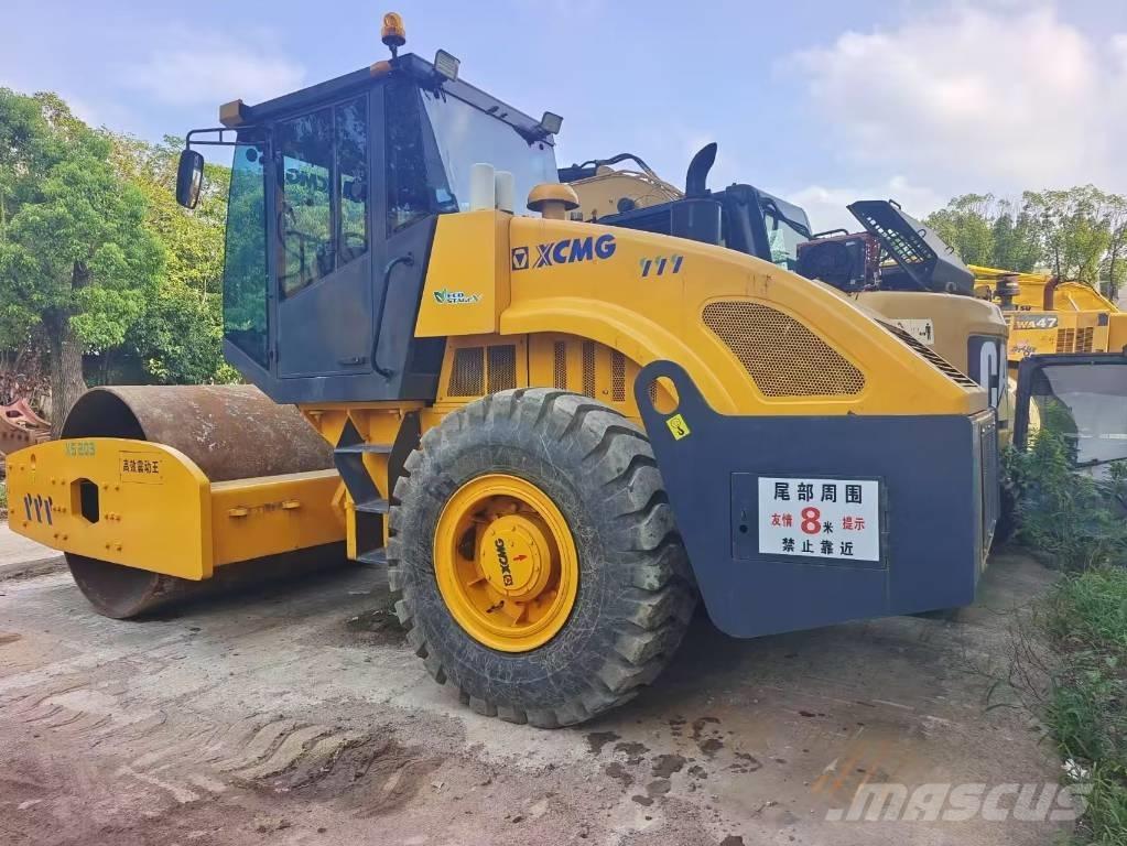 XCMG XS 202 J Ühe trumliga rullid