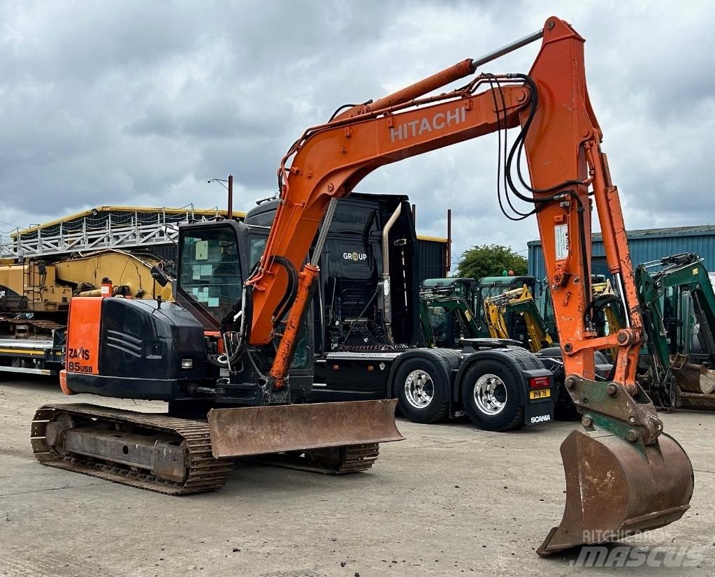 Hitachi Zaxis 85 USB Väikeekskavaatorid 7t-12t