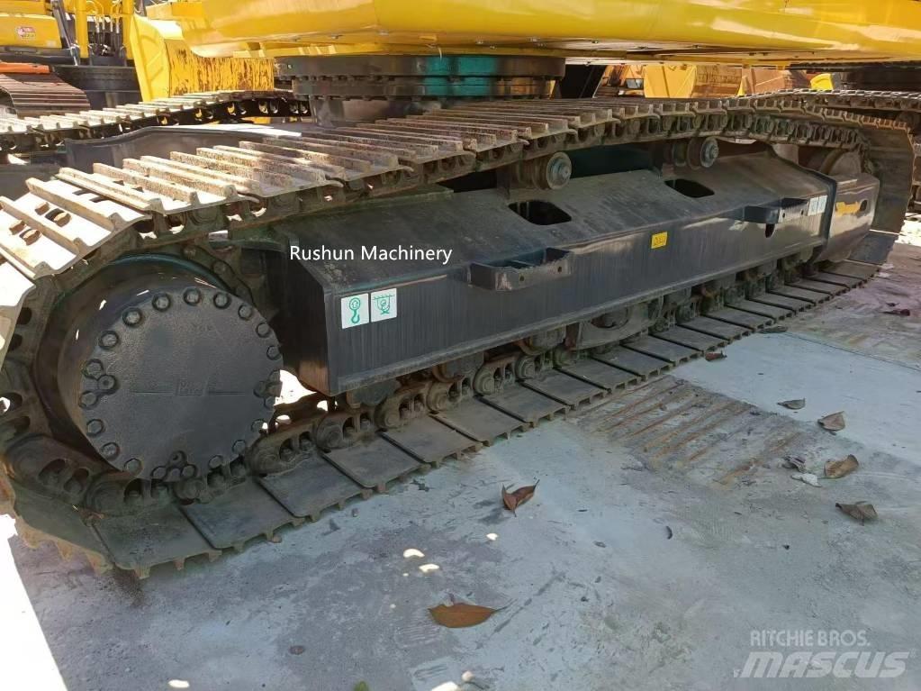 Komatsu PC 220-8 Roomikekskavaatorid