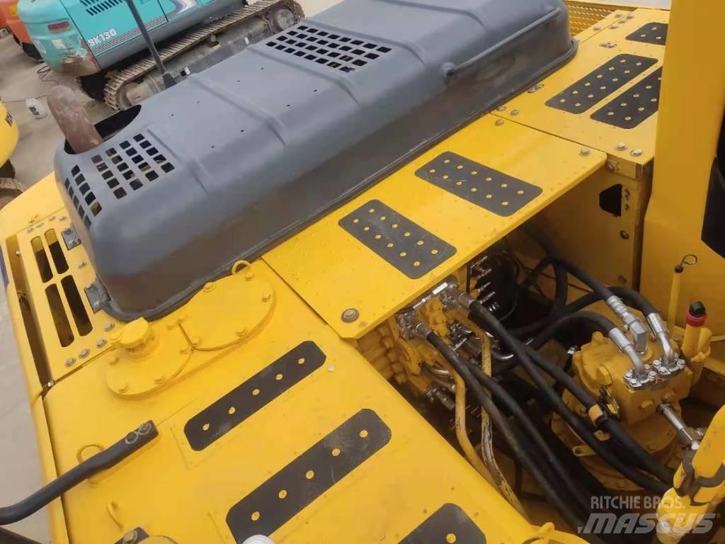 Komatsu 220-8 Roomikekskavaatorid