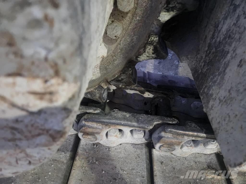 Hyundai HX300 Roomikekskavaatorid