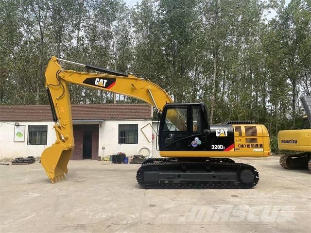 CAT 320D2 Roomikekskavaatorid