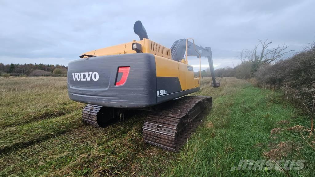 Volvo EC 250 D LR Roomikekskavaatorid
