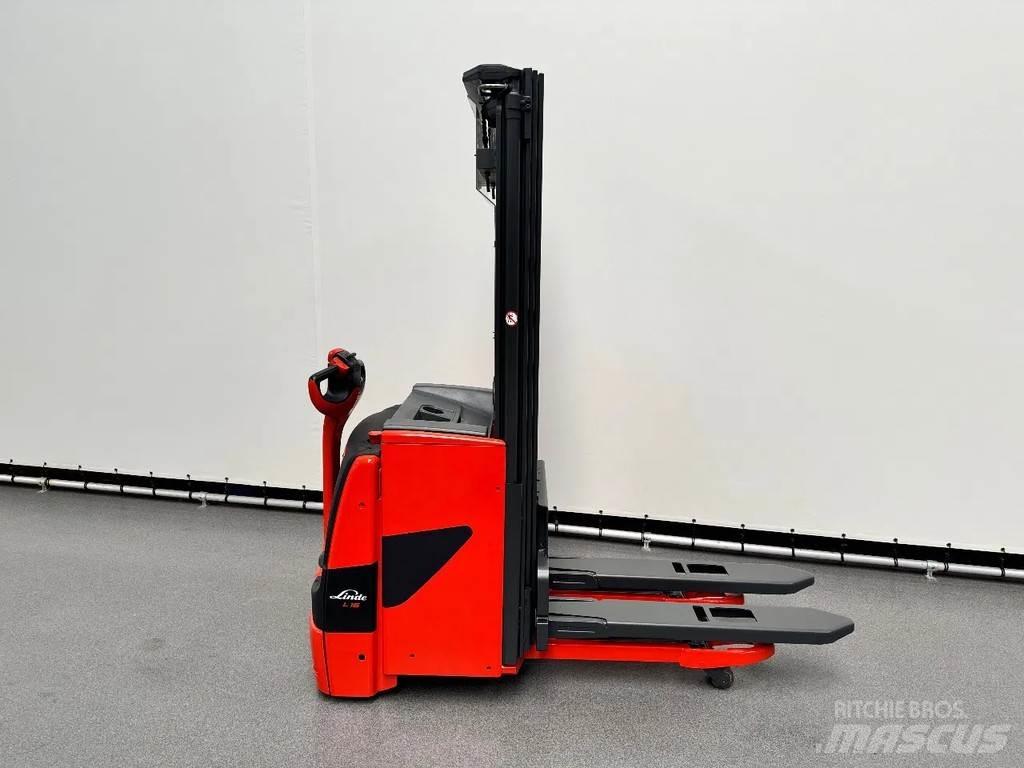Linde L 16 l Järelkäidavad virnastajad