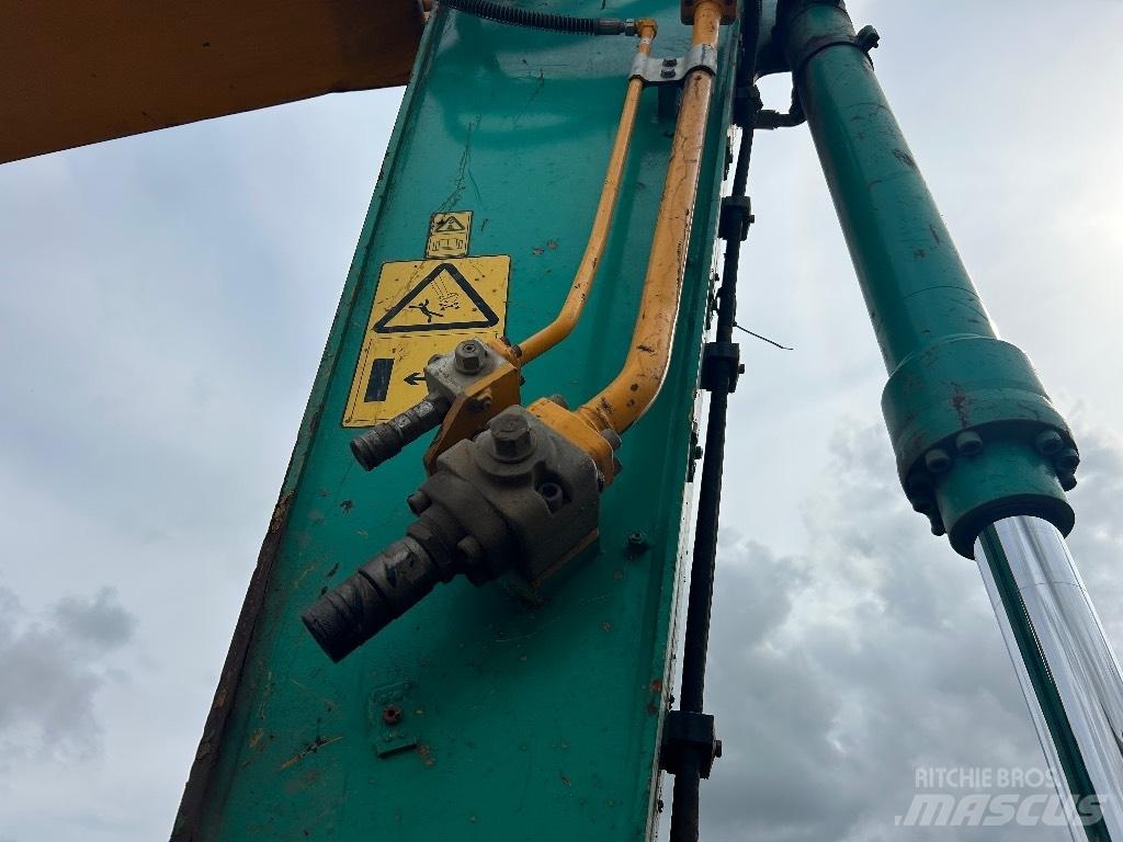 JCB 220X LC Roomikekskavaatorid