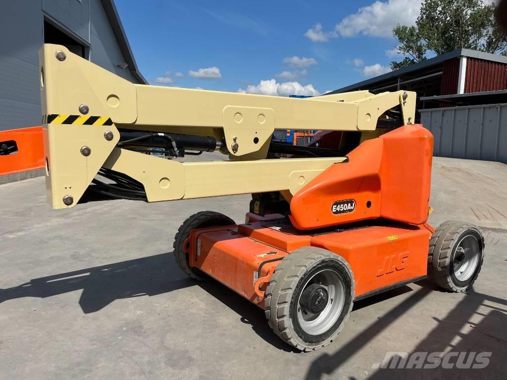 JLG E 450 AJ Iseliikuvad poomtõstukid