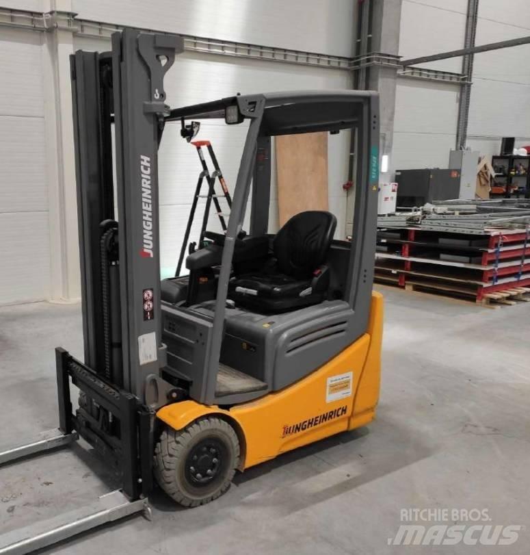 Jungheinrich EFG 215 Elektritõstukid