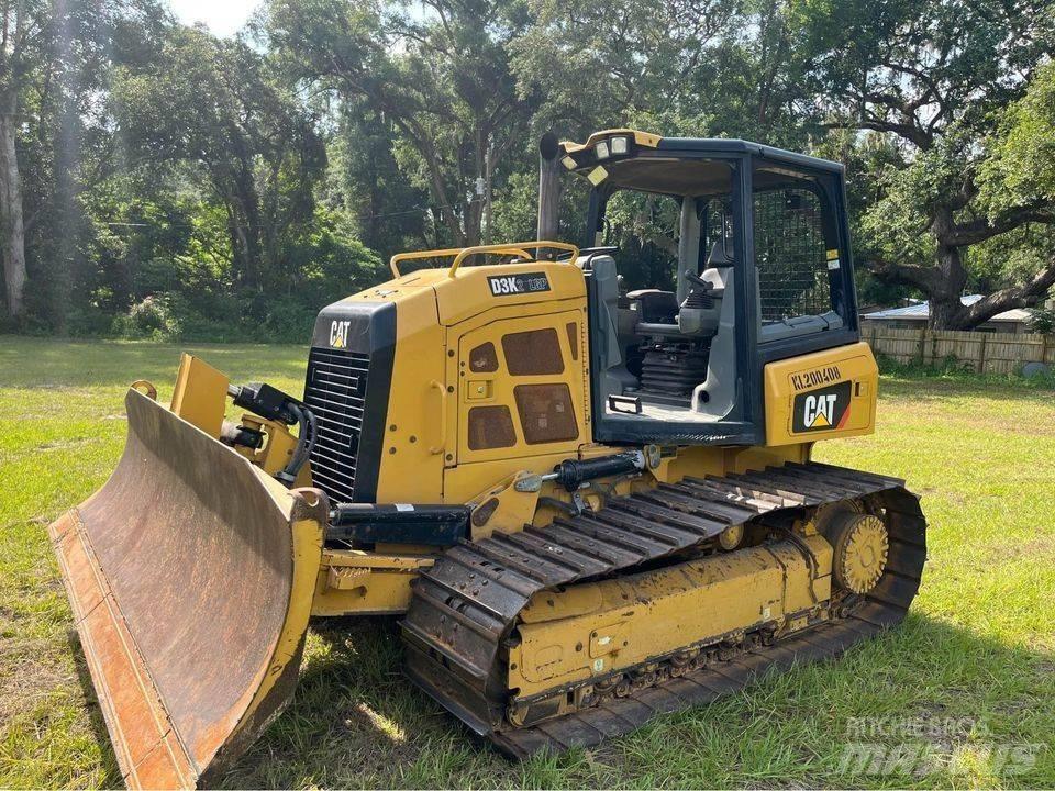CAT D 3 K 2 LGP Buldooserid