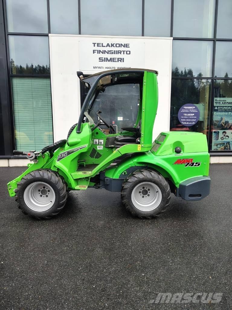 Avant 745 Väikelaadurid