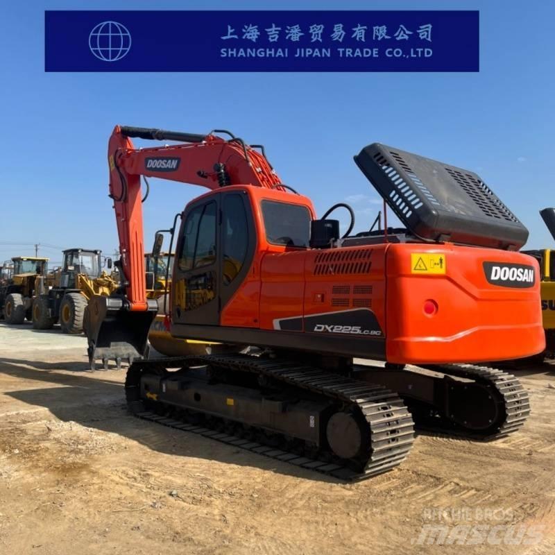 Doosan DX 225 Roomikekskavaatorid