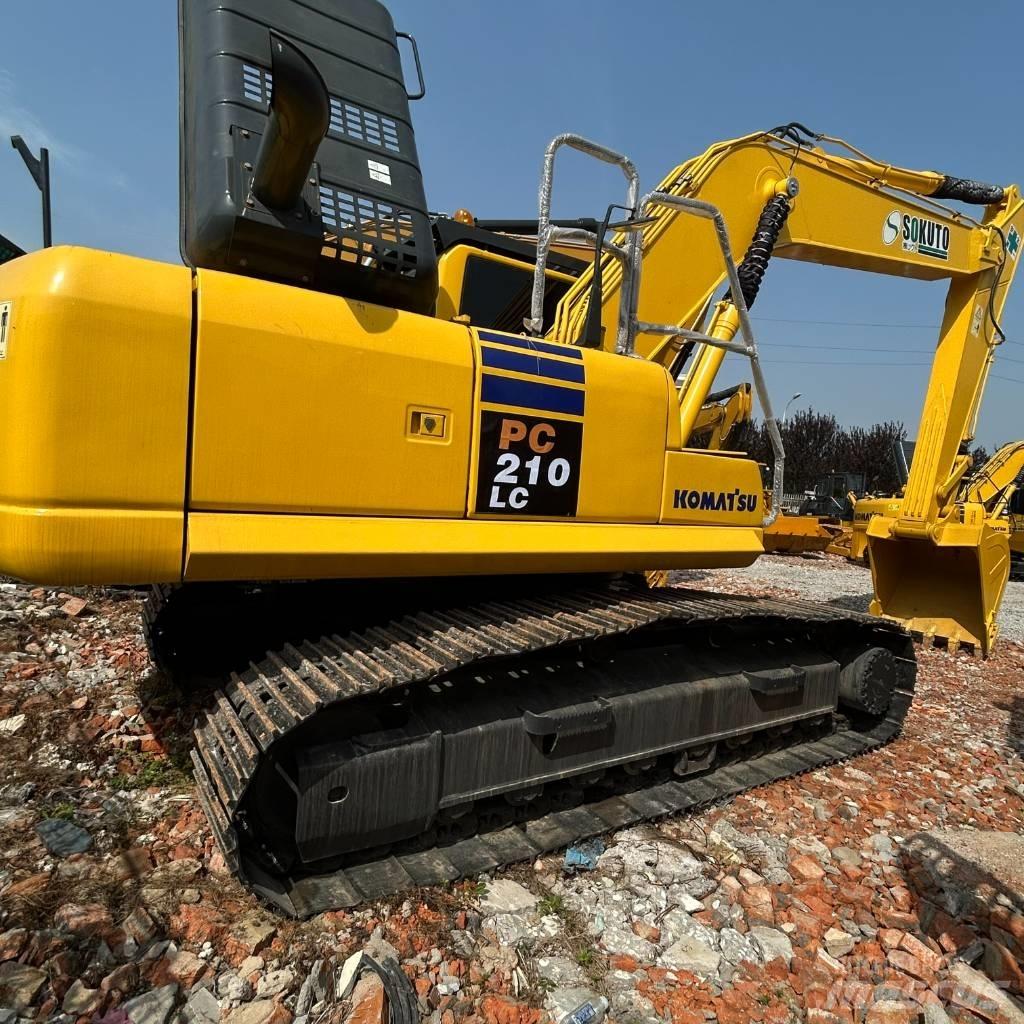 Komatsu 210-8 Roomikekskavaatorid