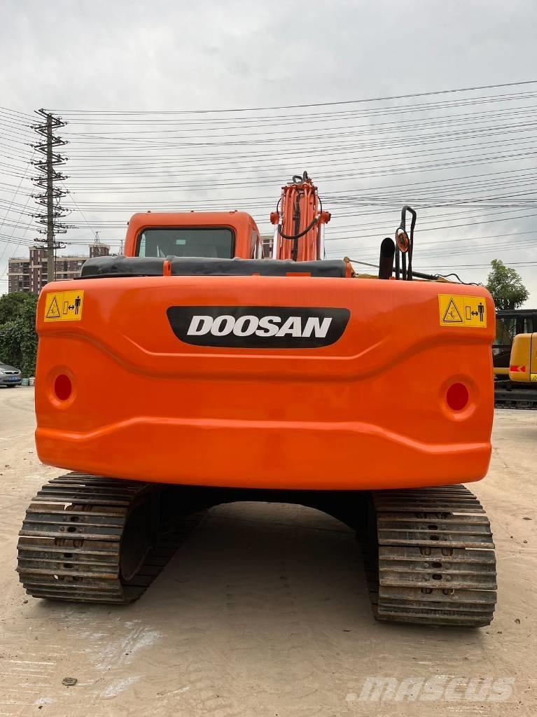 Doosan DX 140 LC Roomikekskavaatorid