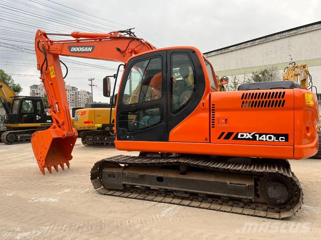 Doosan DX 140 LC Roomikekskavaatorid