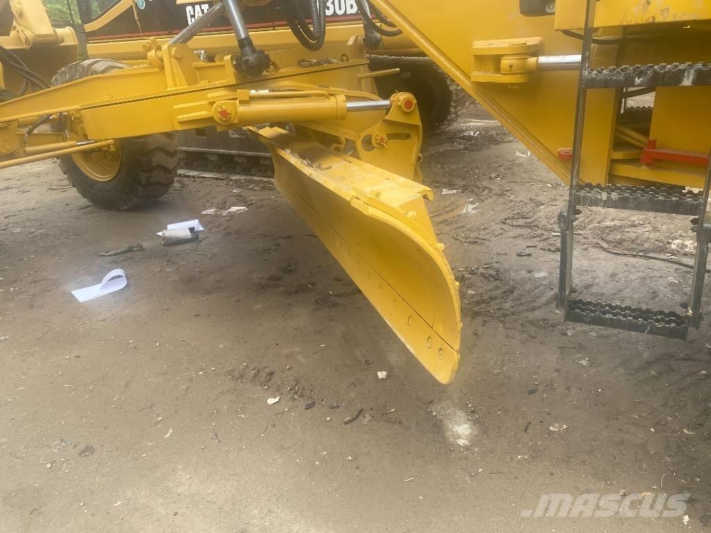 CAT 120 H Greiderid