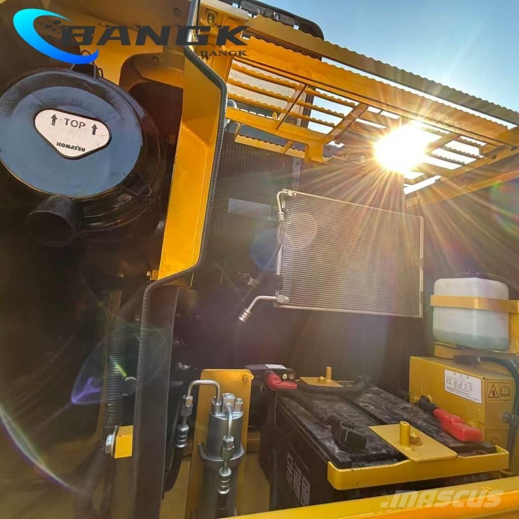 Komatsu PC160 Roomikekskavaatorid