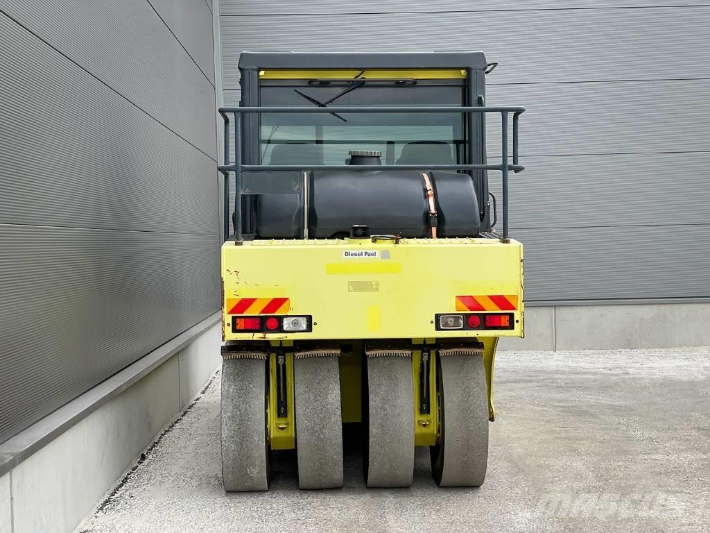 Ammann AP 240 Pneumorehvidega rullid