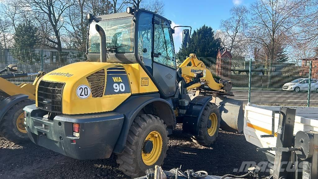 Komatsu WA 90 Rataslaadurid