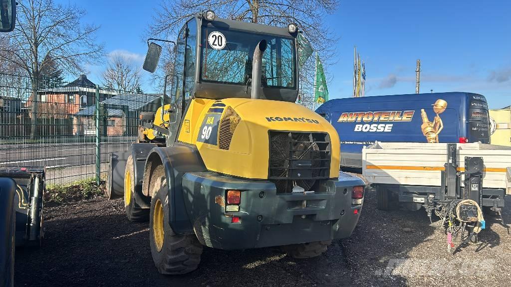 Komatsu WA 90 Rataslaadurid