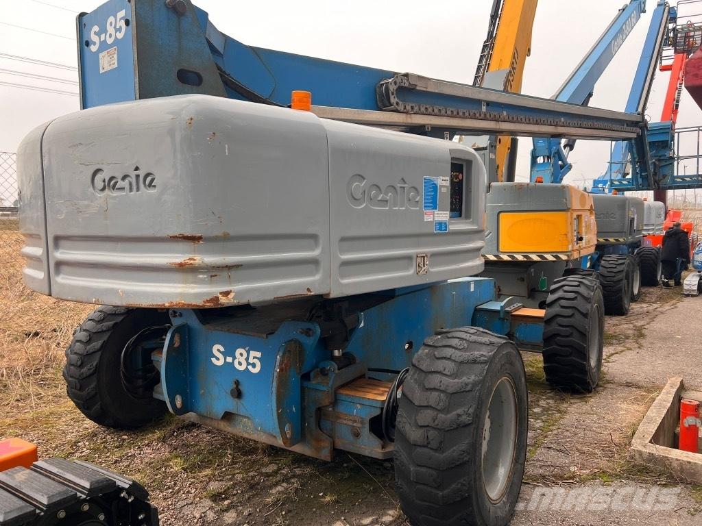 Genie S 85 Iseliikuvad poomtõstukid