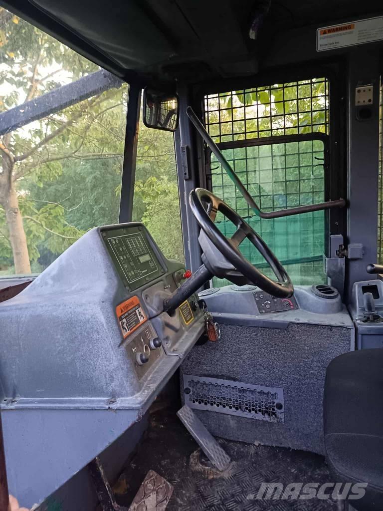 Timberjack 360 Väljaveotraktorid
