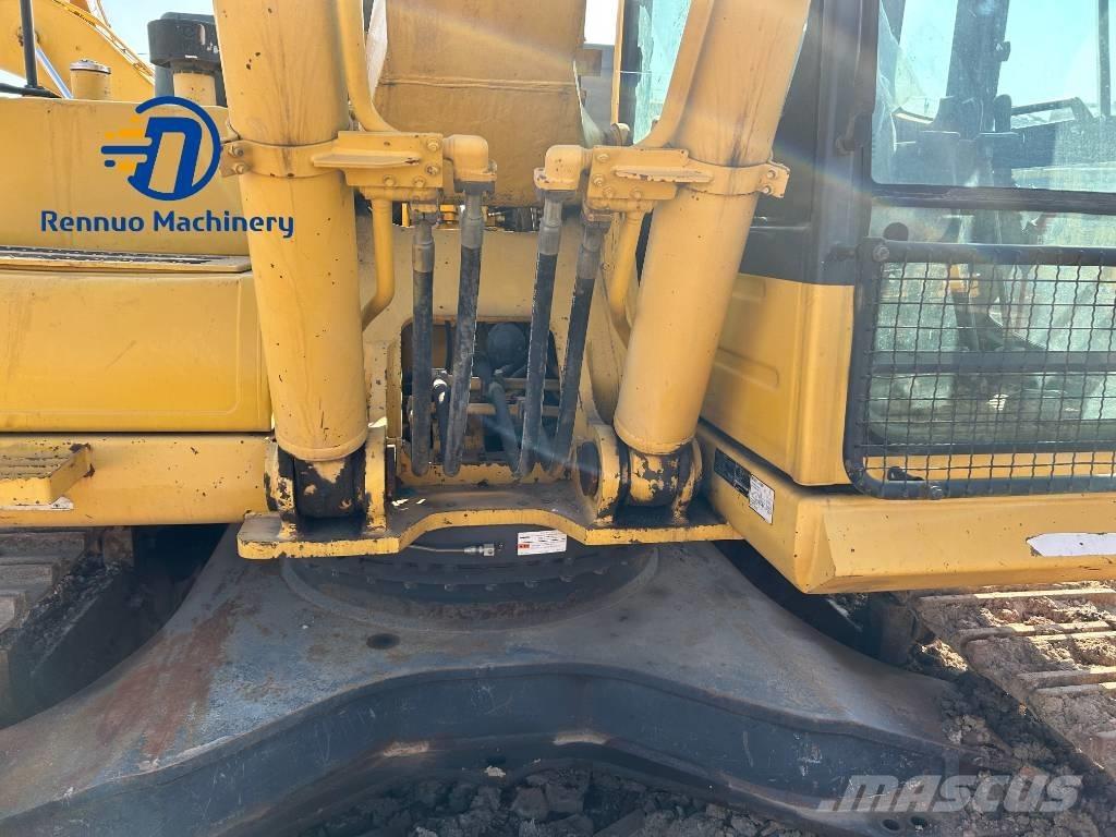 Komatsu PC 450-8 Roomikekskavaatorid