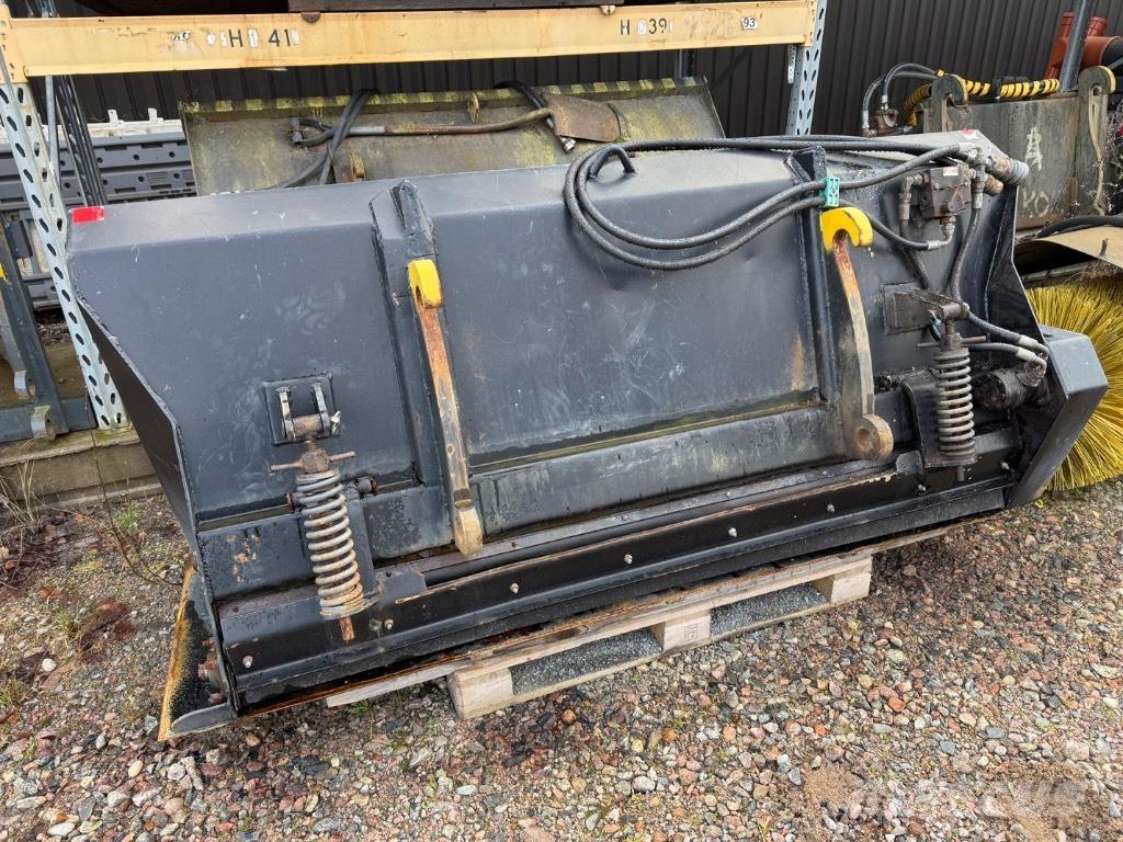 JCB 413 S Rataslaadurid