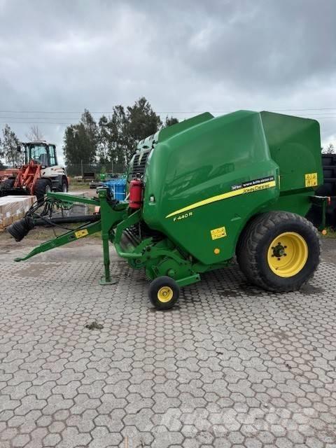 John Deere F 440 R Ruloonpressid