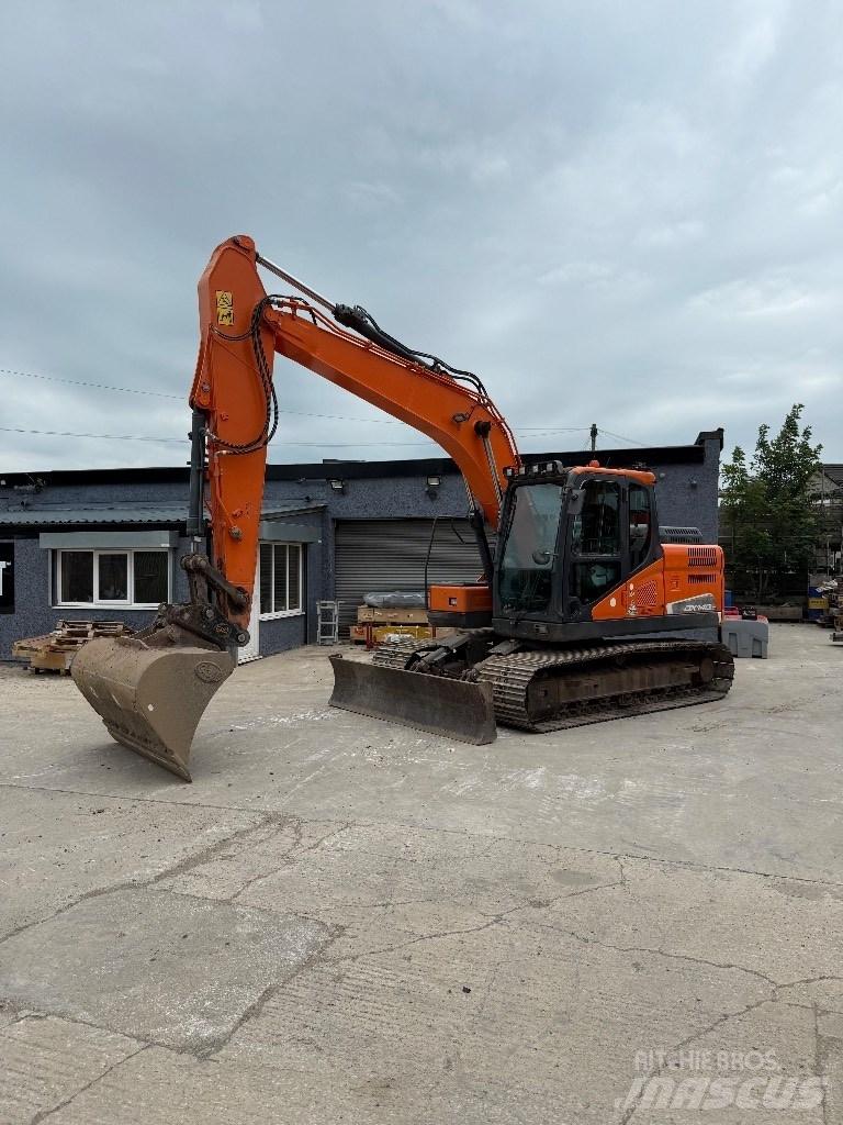 Doosan DX 140 LC Roomikekskavaatorid