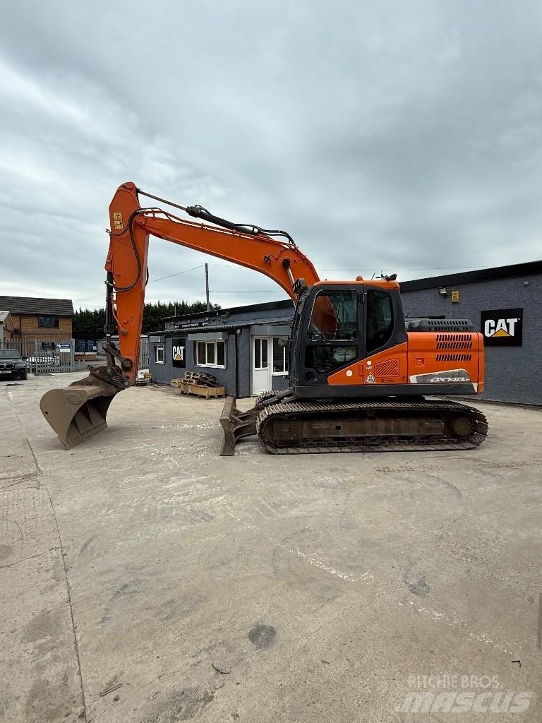 Doosan DX 140 LC Roomikekskavaatorid