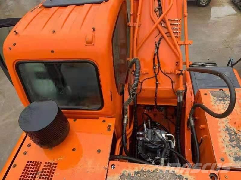 Doosan DX300LC Roomikekskavaatorid