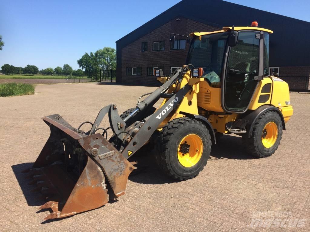 Volvo L 25 F Rataslaadurid