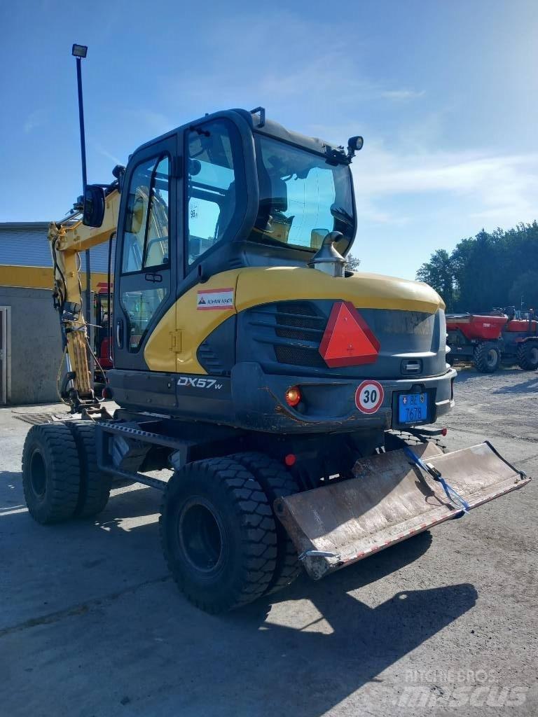 Doosan DX 57 W-5 Ratasekskavaatorid