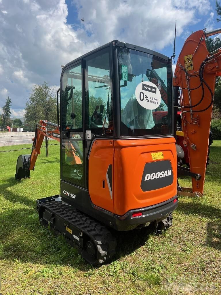 Doosan DX 19 Roomikekskavaatorid