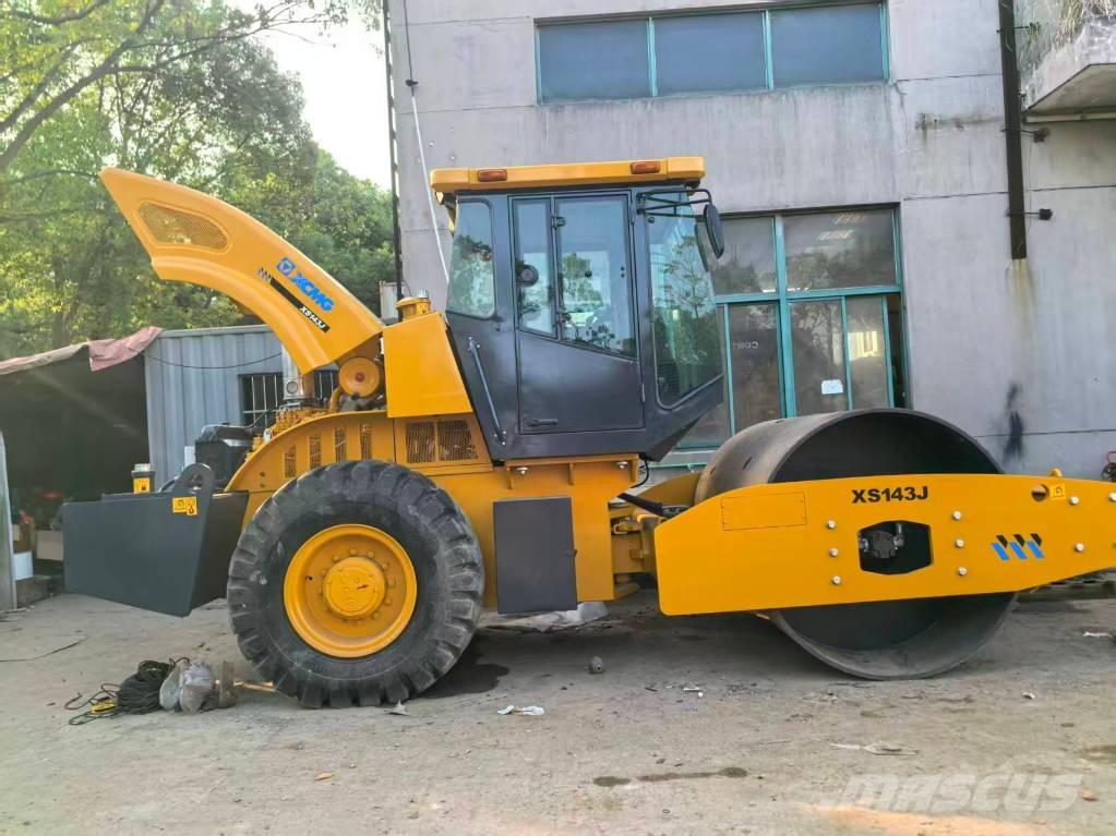 XCMG XS 142 J Ühe trumliga rullid