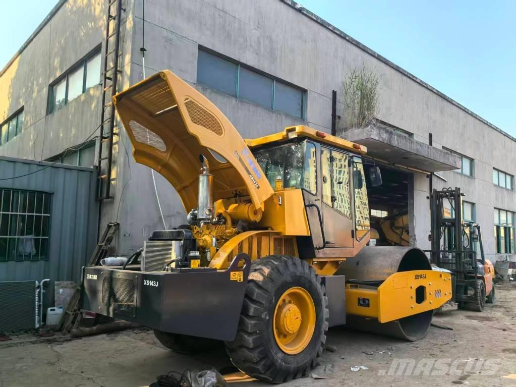 XCMG XS 142 J Ühe trumliga rullid