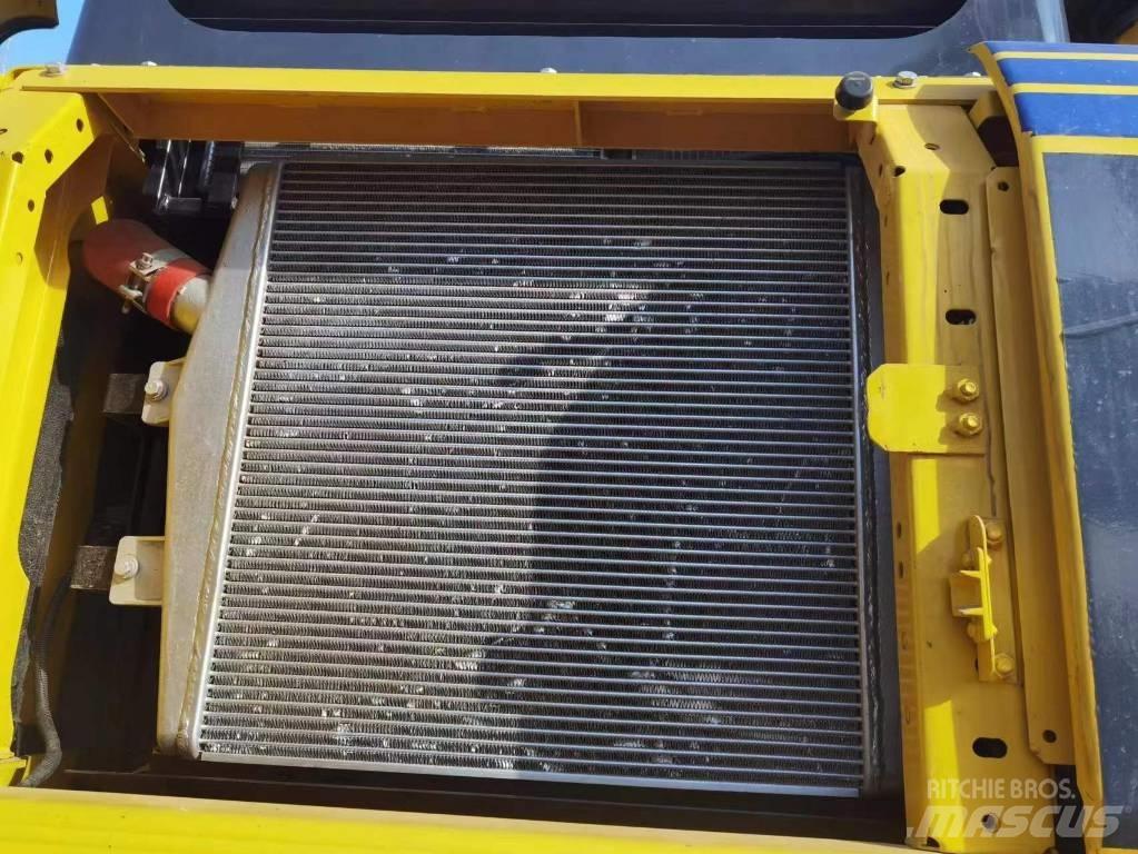 Komatsu PC 450-8 Roomikekskavaatorid