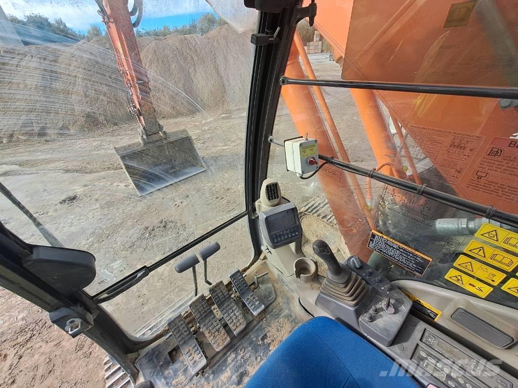 Hitachi ZX225USLC-3 Roomikekskavaatorid