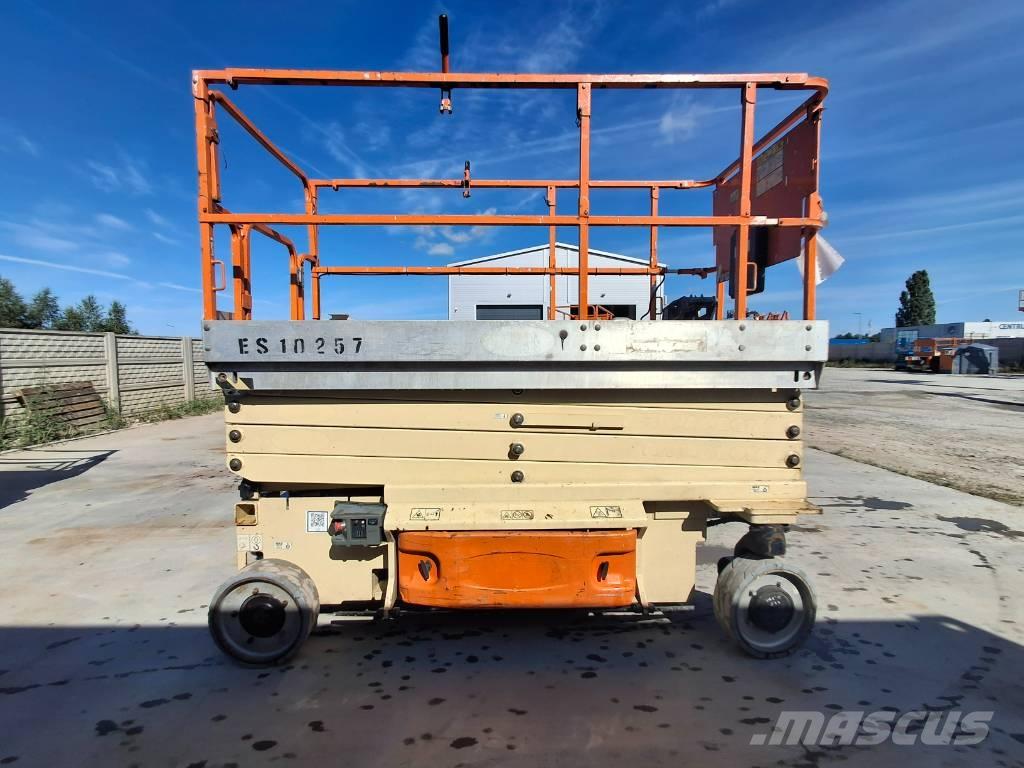 JLG 3246ES Käärtõstukid