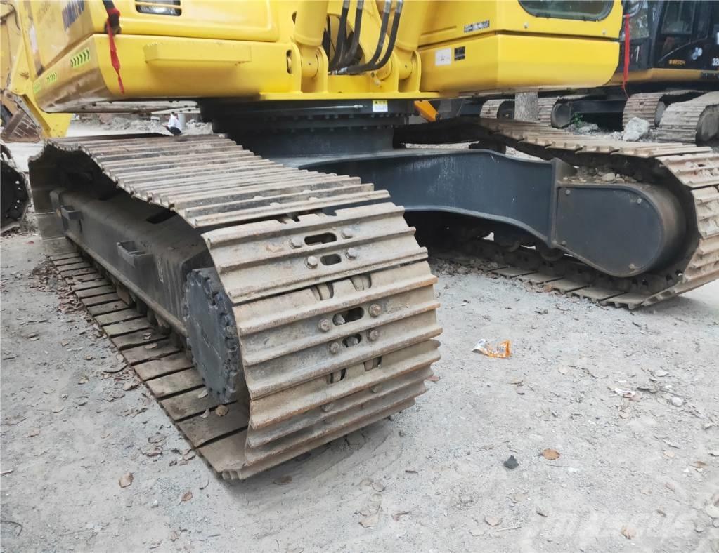 Komatsu PC200-7 Roomikekskavaatorid