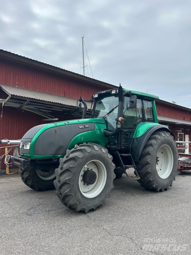 Valtra T 150 Traktorid