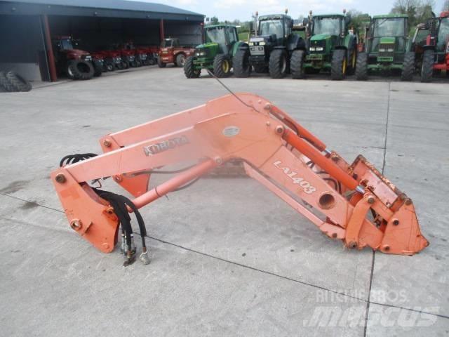 Kubota LA1403 Loader Traktorid