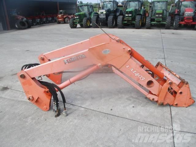 Kubota LA1403 Loader Traktorid