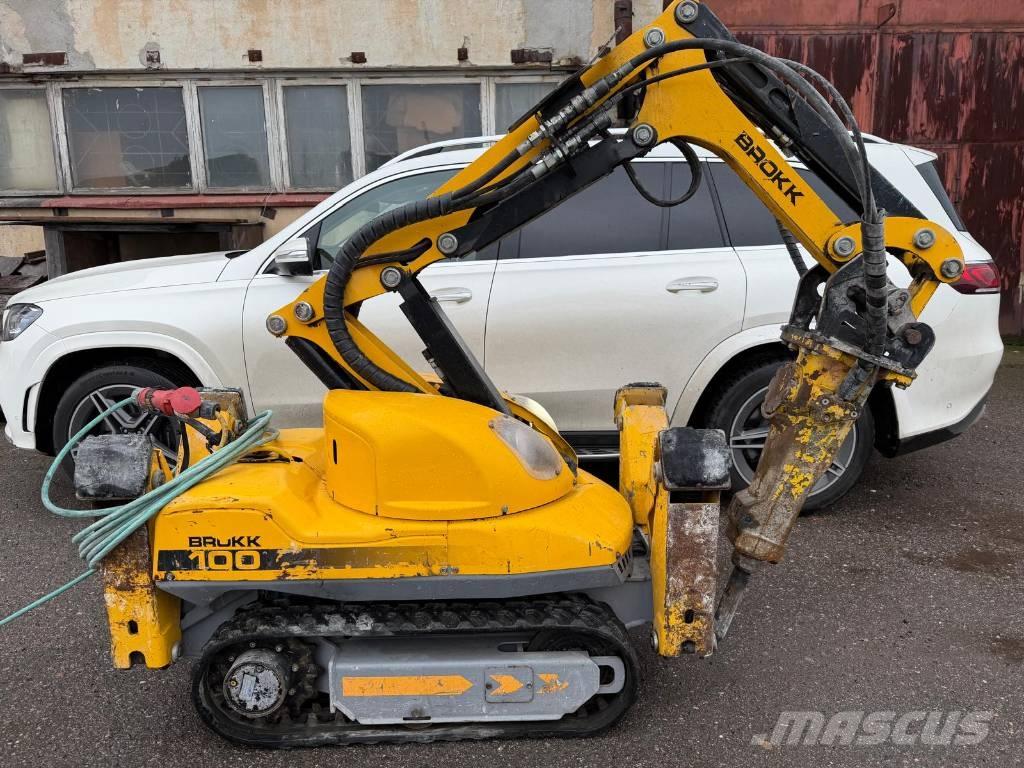 Brokk 100 Lammutusekskavaatorid