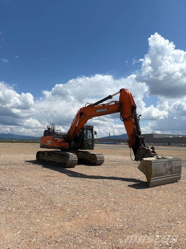 Doosan DX 300 LC-5 Roomikekskavaatorid