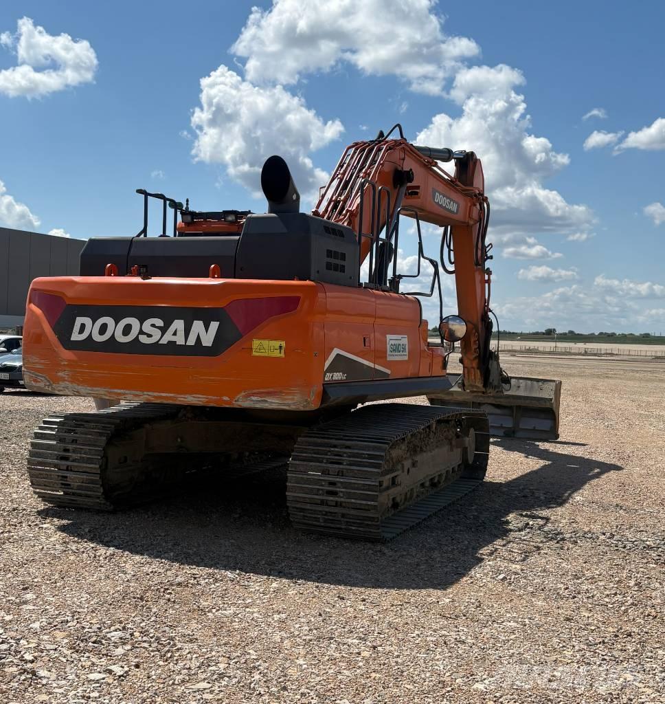 Doosan DX 300 LC-5 Roomikekskavaatorid
