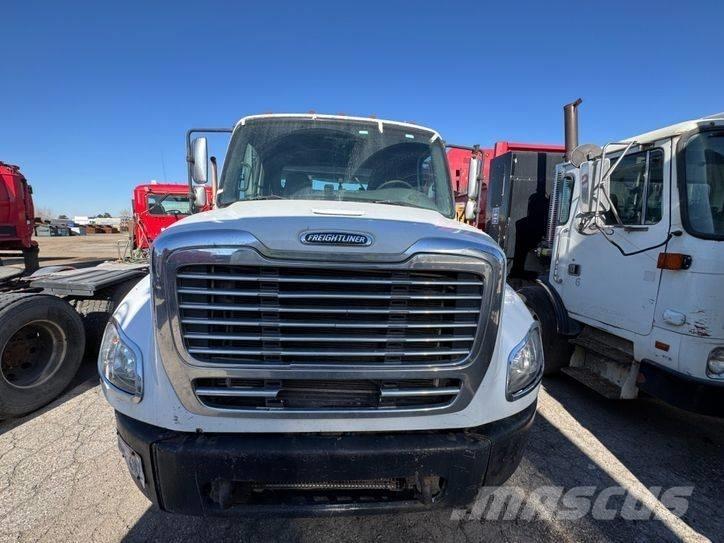 Freightliner M2 Trossüsteemiga vahetuskere veokid