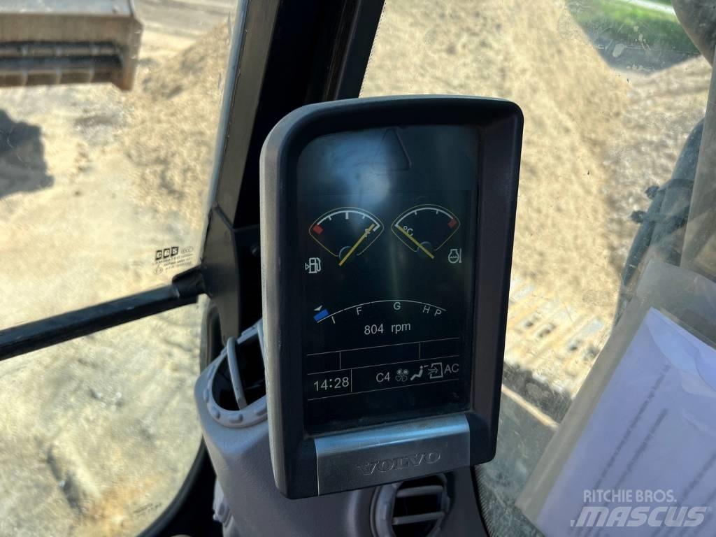 Volvo EC 300 D L Roomikekskavaatorid