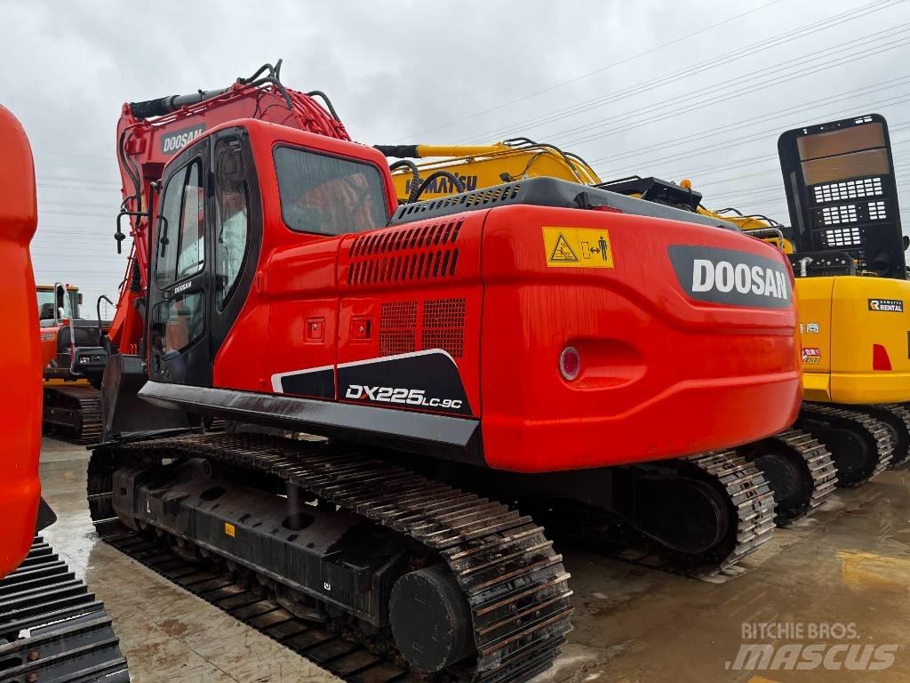Doosan DX 225 LC-9 Roomikekskavaatorid